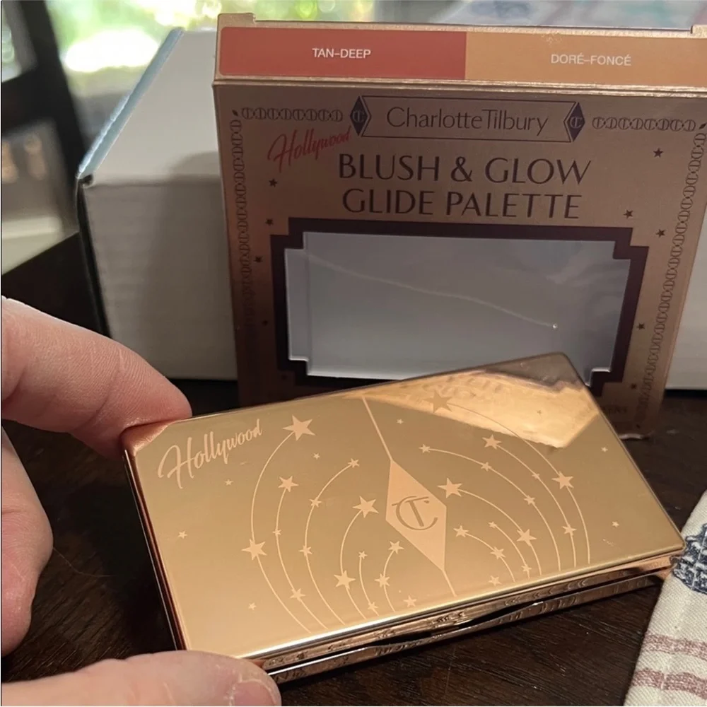Charlotte Tilbury Hollywood Blush & Glow Palette in Tan/Deep